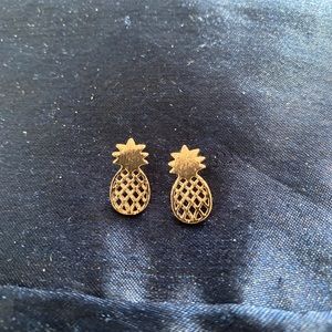 Pineapple stud earrings